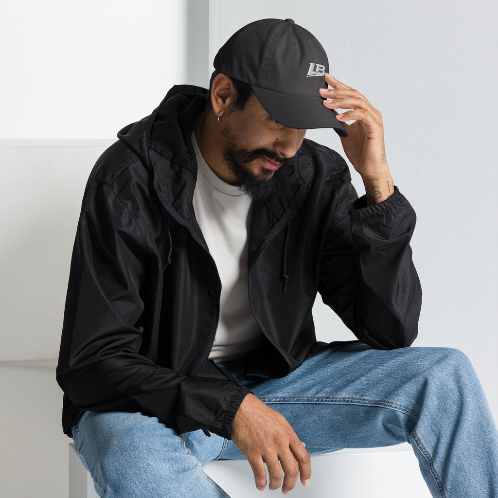 Casquette dad hat unisexe streetwear LB coloris dark grey, vue de profil droit