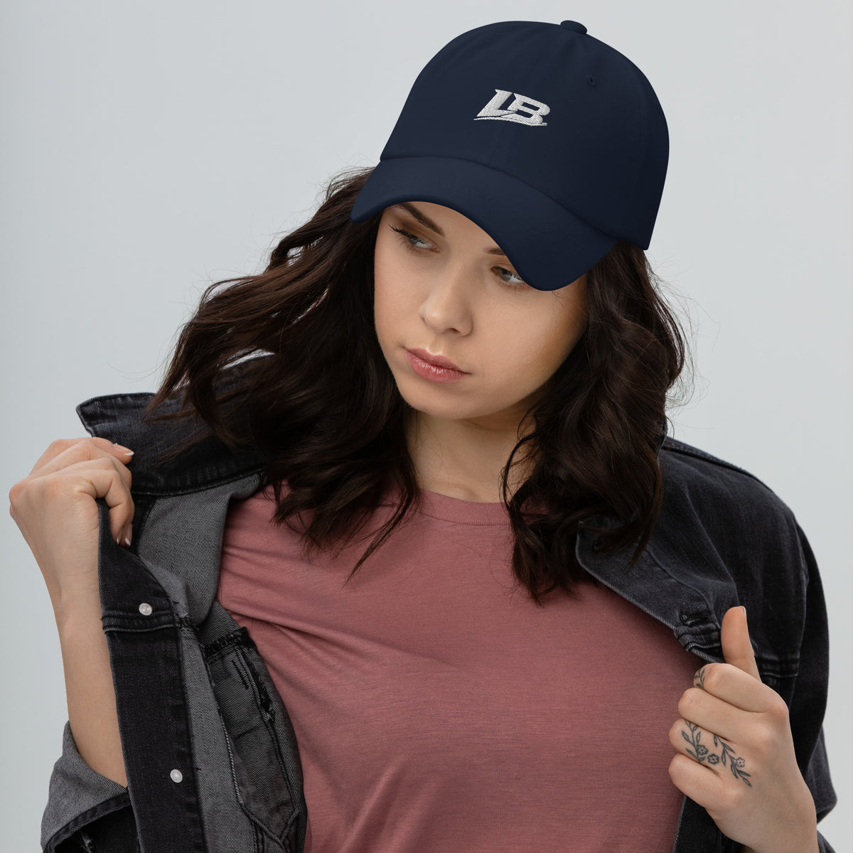 Casquette dad hat unisexe streetwear LB, vue de profil