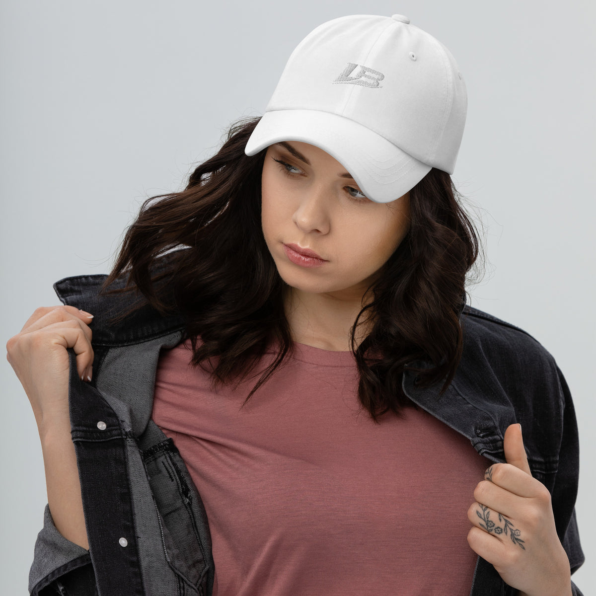 Casquette dad hat unisexe streetwear LB coloris white, vue de face