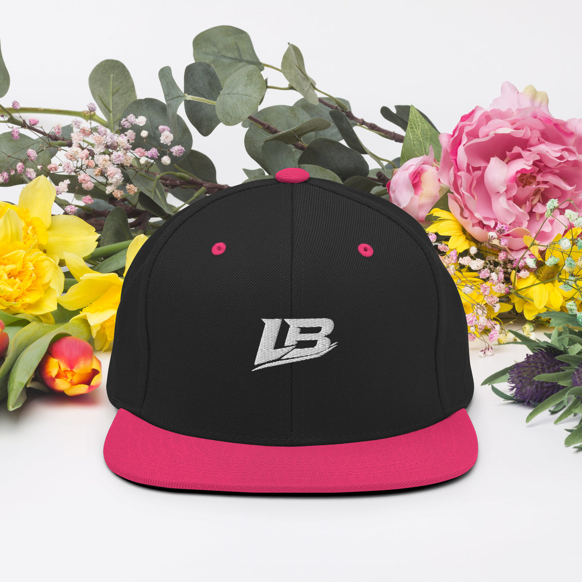 Casquette snapback unisexe streetwear LB coloris black neon pink, vue de face
