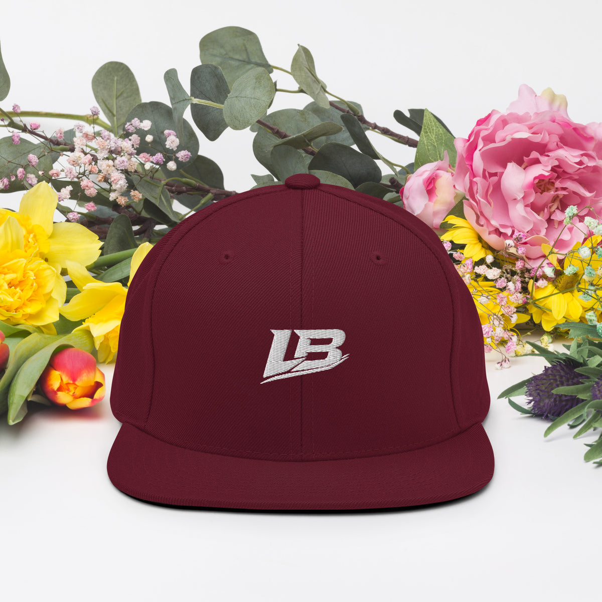 Casquette snapback unisexe streetwear LB coloris maroon, vue de face