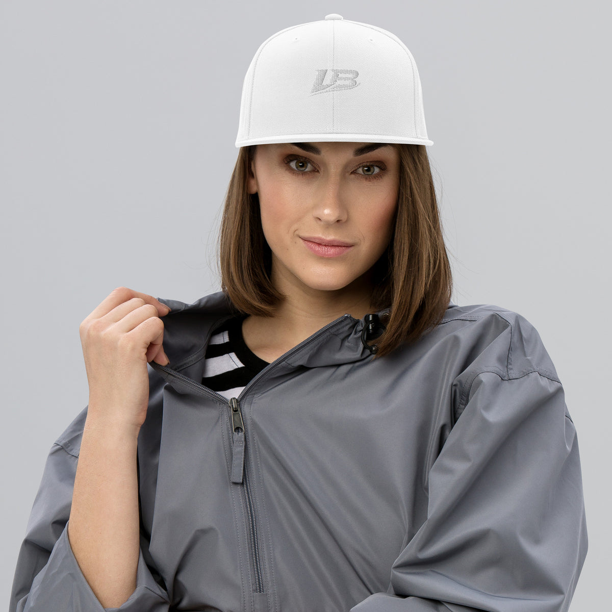 Casquette snapback unisexe streetwear LB coloris white, vue de face