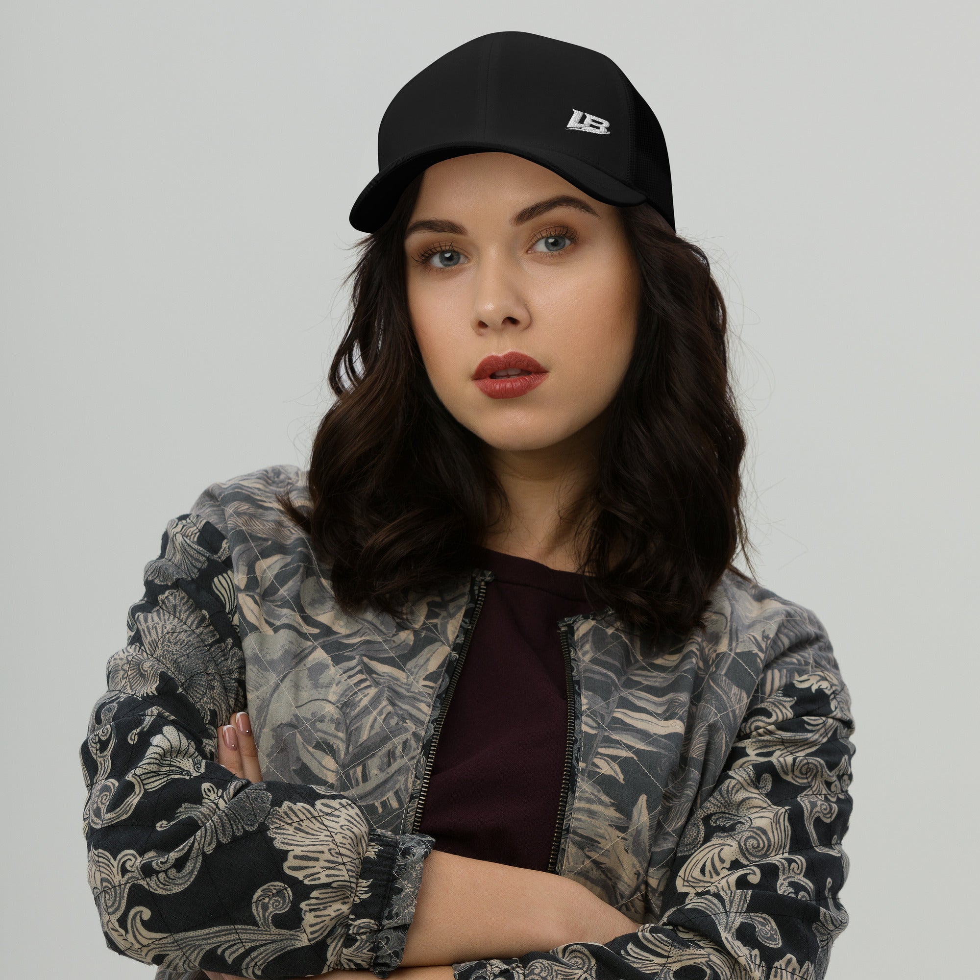 Casquette trucker streetwear unisexe LB noire, vue de face