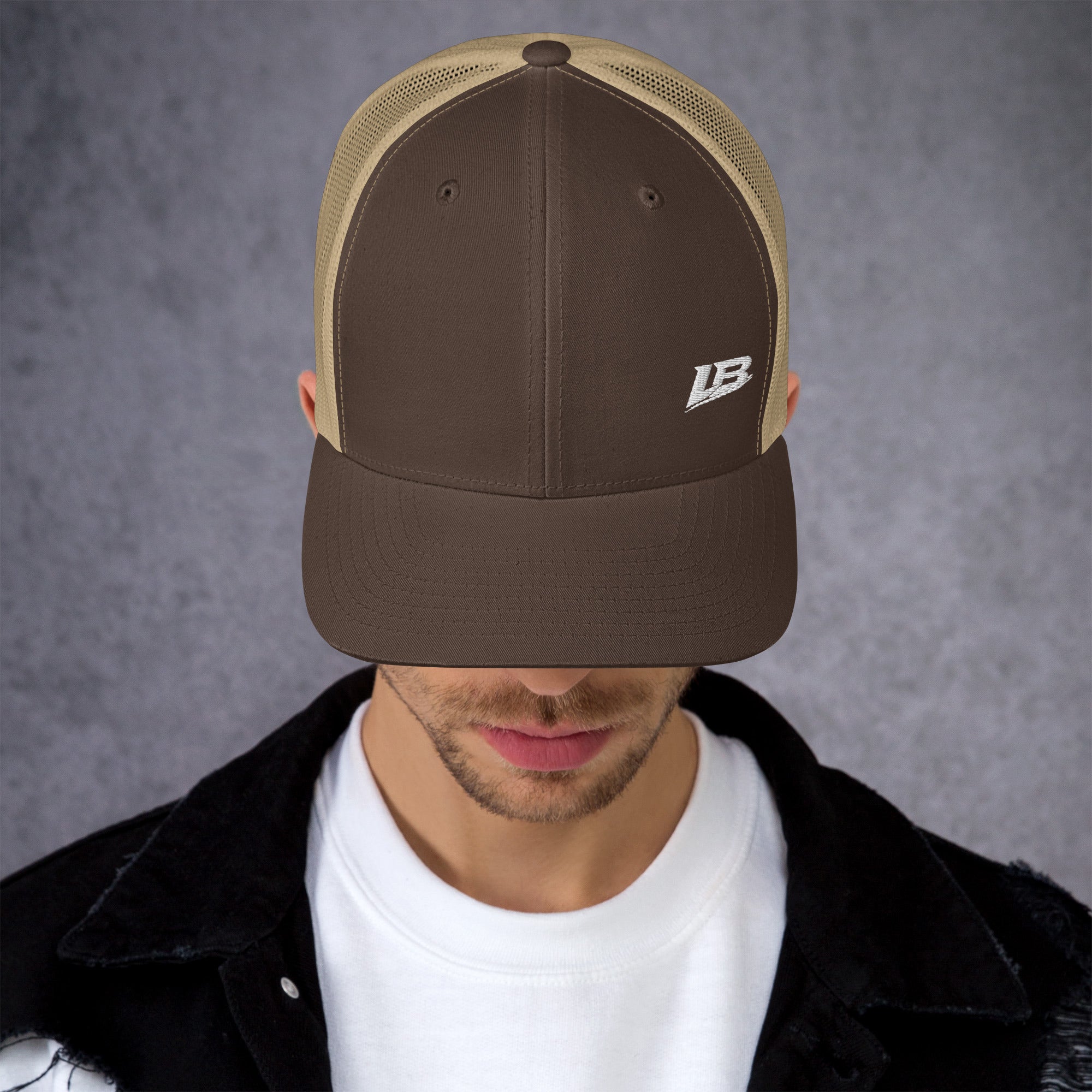 Casquette trucker streetwear unisexe LB marron et kaki, vue de face