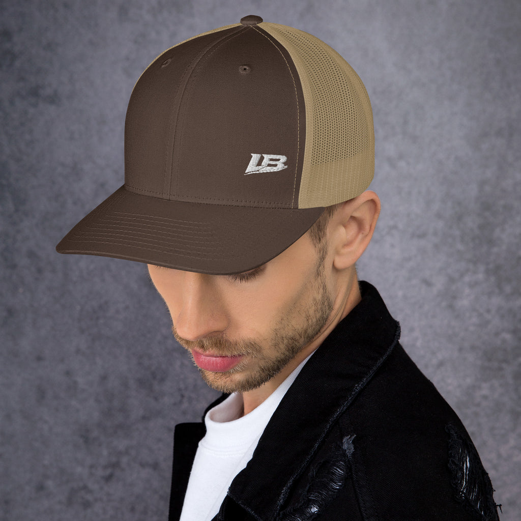Casquette trucker streetwear unisexe LB marron et kaki, vue de profil gauche