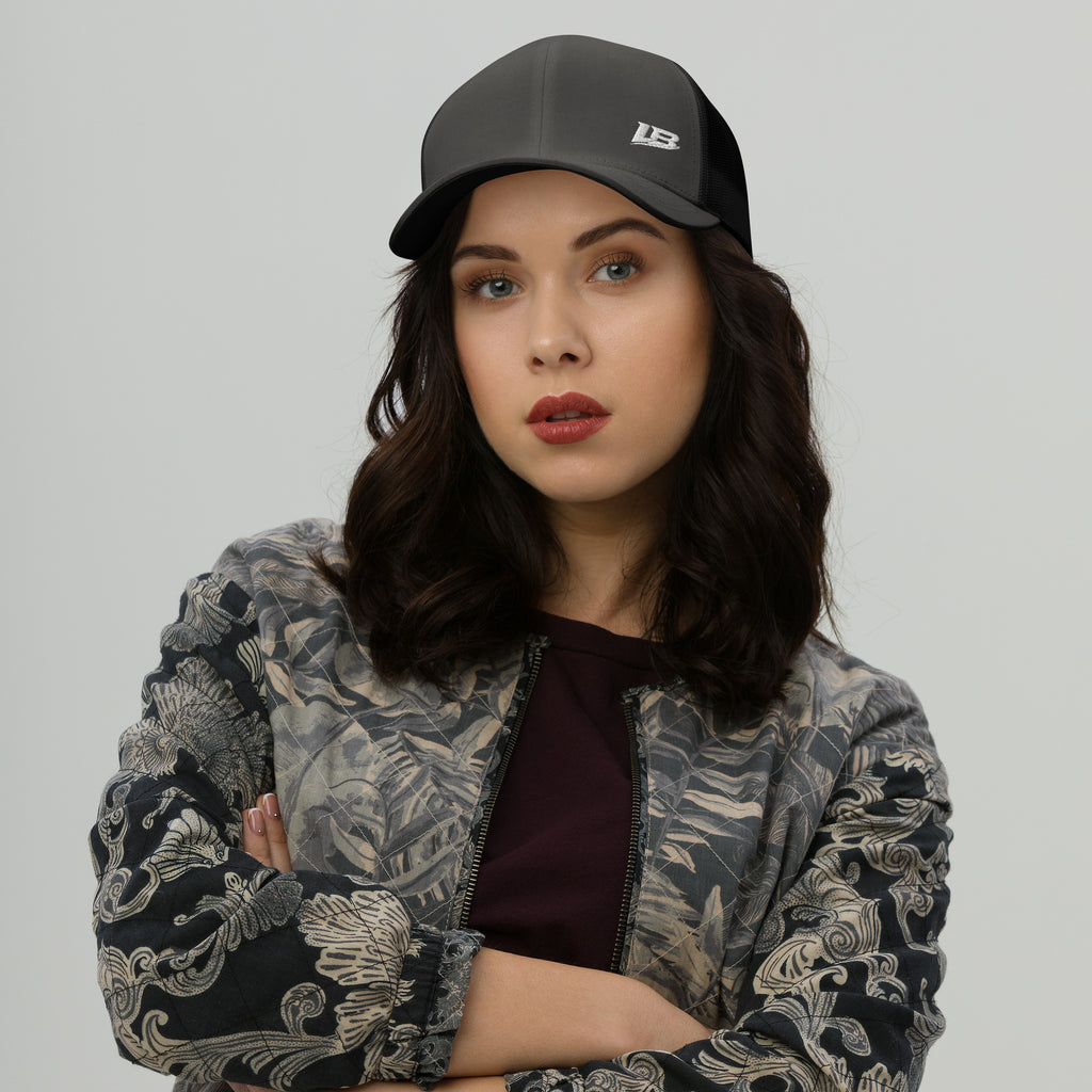 Casquette trucker streetwear unisexe LB anthracite et noir, vue de face alternative