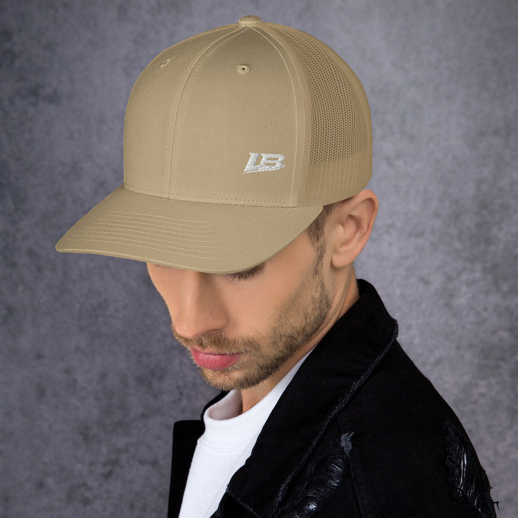 Casquette trucker streetwear unisexe LB kaki, vue de profil gauche
