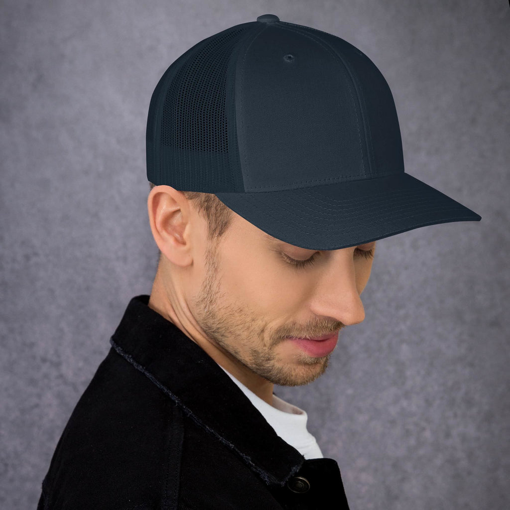 Casquette trucker streetwear unisexe LB bleu marine, vue de profil droit