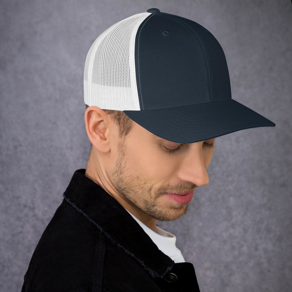 Casquette trucker streetwear unisexe LB bleu marine et blanc, vue de profil droit