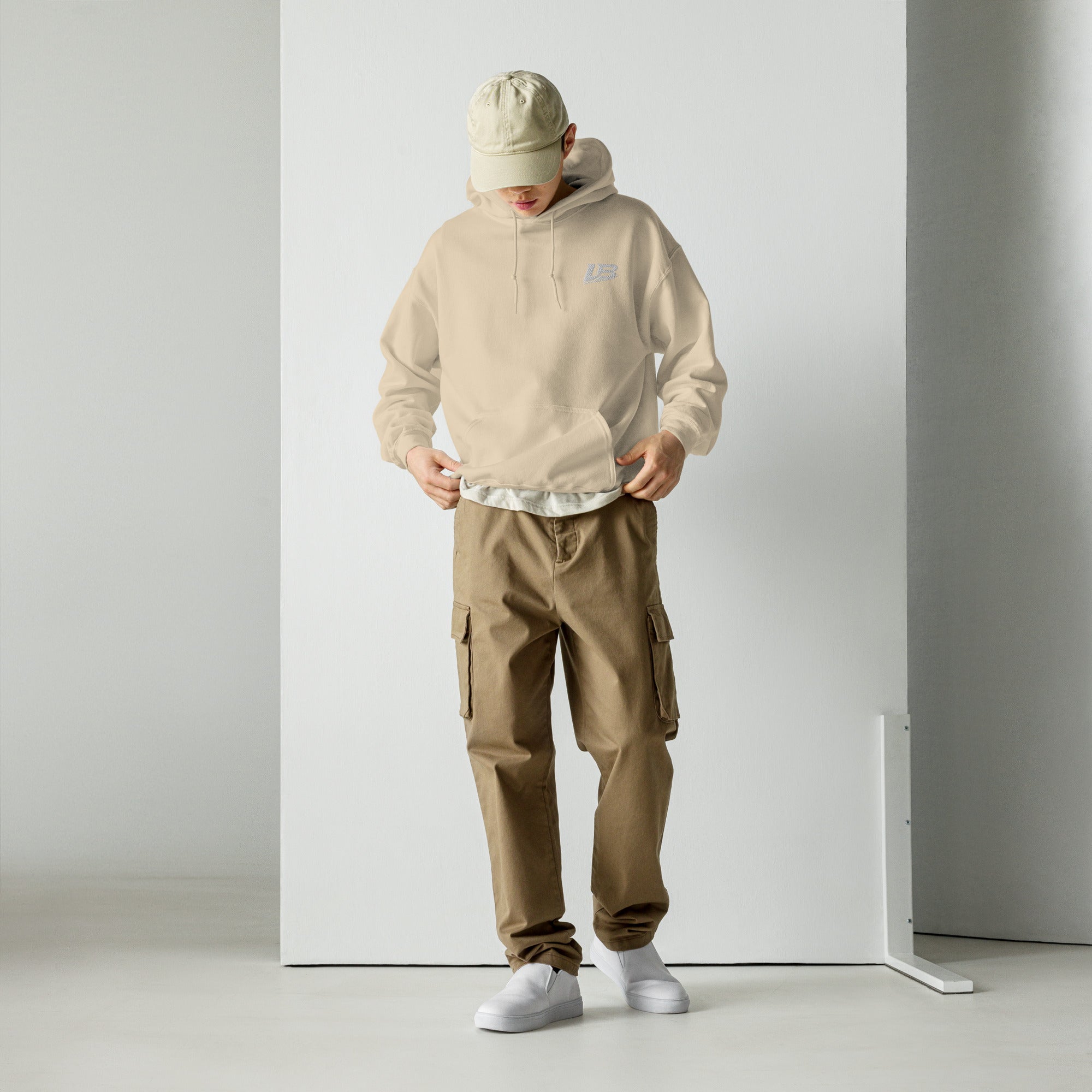Hoodie oversize unisexe streetwear LB coloris sable, vue de face